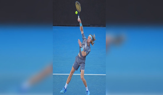 Alcaraz eases into last 16 as Sabalenka 'all over the place'