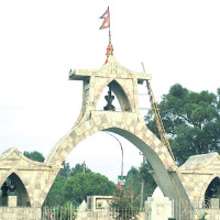 Lack of bridge on Ugratara-Melauli road creates travel challenges