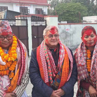 Astronomers discover massive gas bridge linking two dwarf galaxies