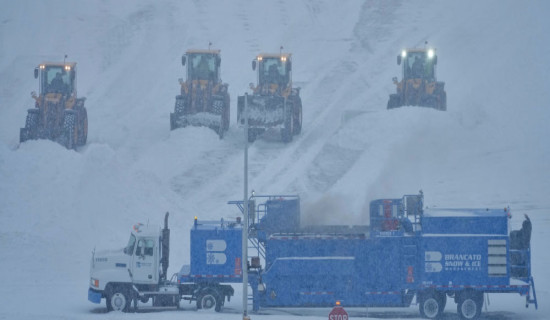 Winter storm disrupts 11,400 flights