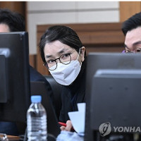 US urges citizens to leave Lebanon on 'any available ticket'