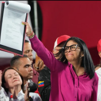 Ukraine war: Putin tells Macron West should stop sending arms