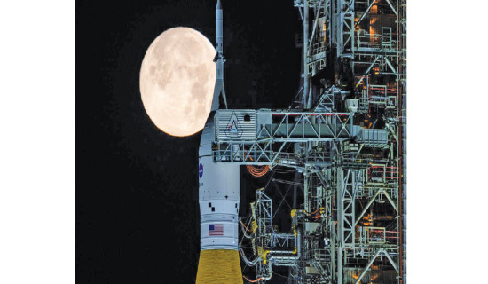 NASA plans March launch of moon despite leaks