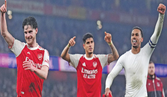 Arsenal reach League Cup final