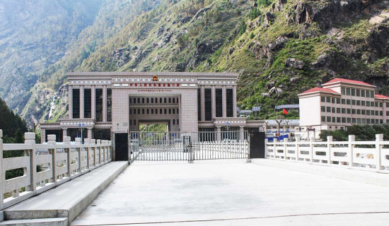 Police requests bearing invoice with goods during cross-border transport