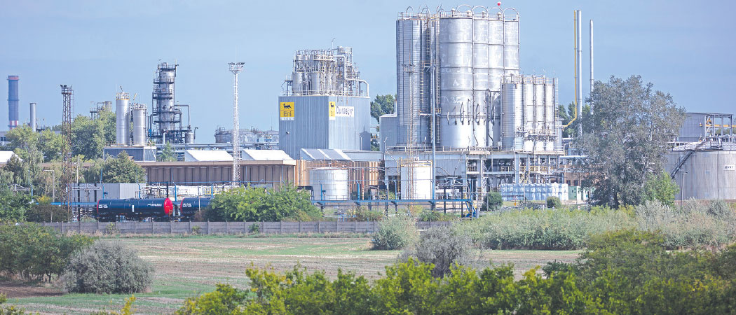 Hungary threatens to block fresh EU sanctions against Russia over oil deliveries