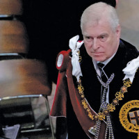 Palestinian families rebuild amid Gaza ruins