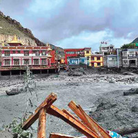 Amid rising COVID cases, people still continue avoiding precautions