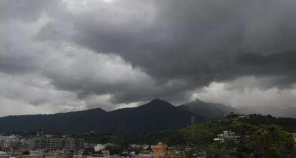 Cloudy weather with chance of moderate rain/snowfall across the country today