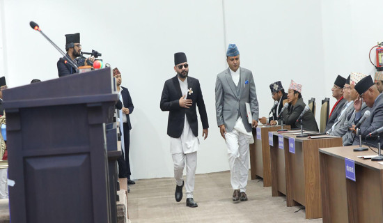 Govt relaxes visit visa rules, dollar requirement scrapped