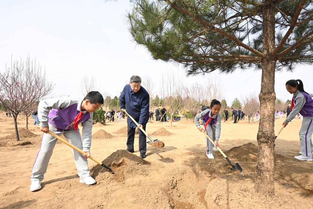 Xi urges mobilizing whole society in tree-planting efforts