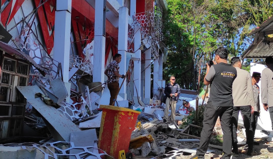 Major earthquake in Indonesia kills one, sparks panic