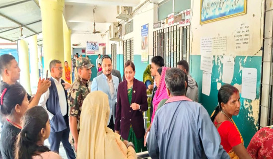 Health Minister Mehta inspects District Hospital in Sunsari